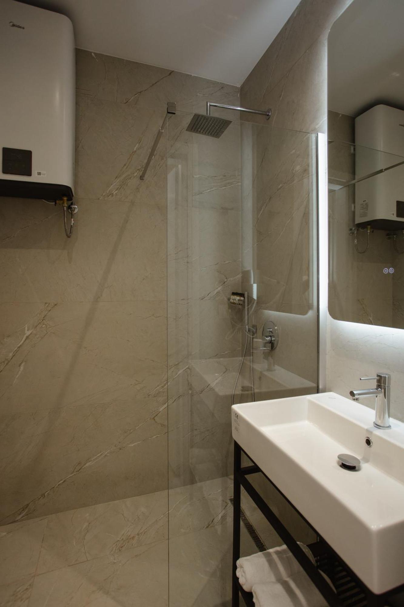 Downtown Hotel Shkodra Kültér fotó