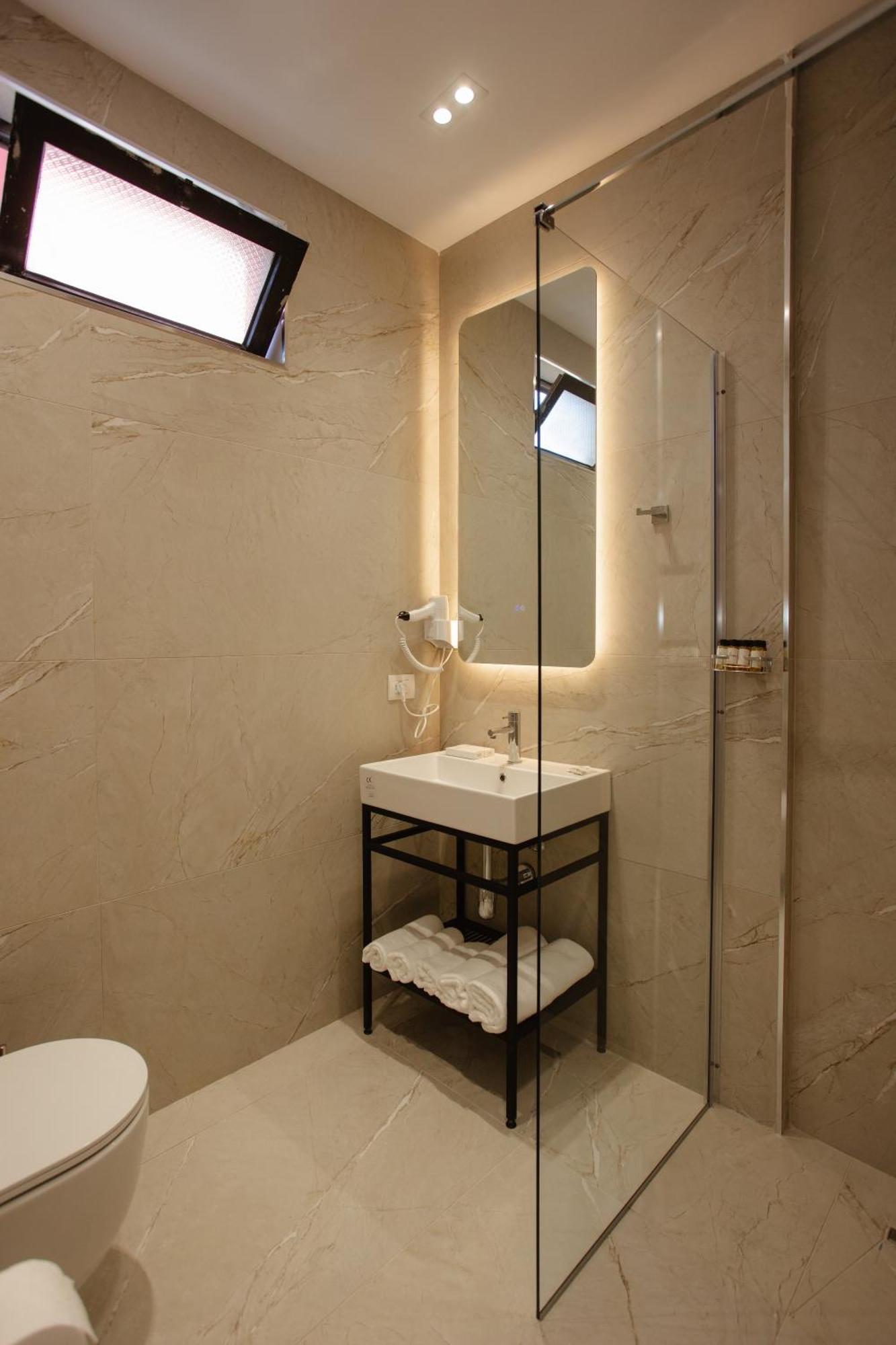 Downtown Hotel Shkodra Kültér fotó